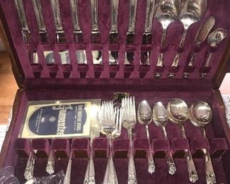 VINTAGE ROGERS BROS SILVERWARE SET