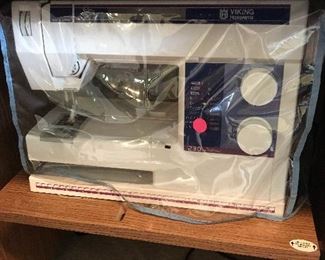 VIKING HUSQVARNA SEWING MACHINE
