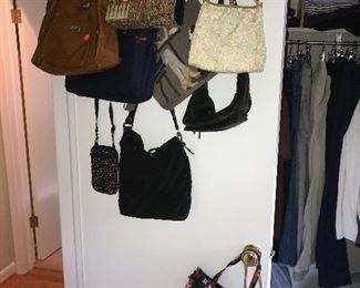 WOMEN'S HANDBAGS