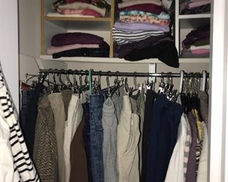 WOMEN'S CLOTHING SIZE LARGE