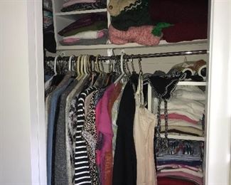 WOMEN'S CLOTHING SIZE LARGE