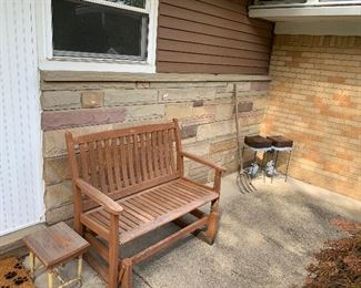 OUTDOOR GLIDER BENCH