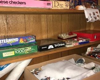 VINTAGE CHRISTMAS AND HOLIDAY DECORATIONS