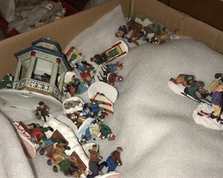 VILLAGE HOUSES AND ACCESSORIES