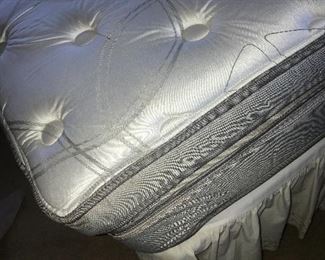 2017 Select Comfort Sleep Number Twin Size Bed W/Remote