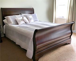 Lot 036-2
O'Palier Sleigh Bed