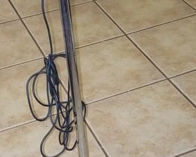 Microphone stand and microphone