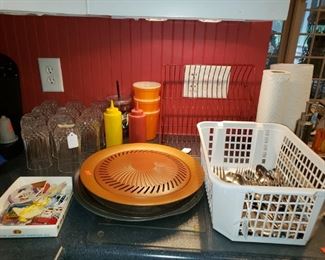 Miscellaneous kitchen items 