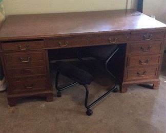 Large desk
