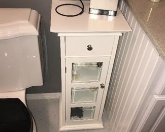 SMALL WHITE CABINET WITH GLASS