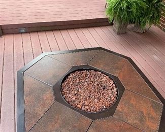 OUTDOOR PROPANE GAS FIRE PIT TABLE