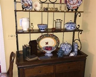 
SAWMILL FURNITURE IN NORTHVILLE BAKER RACK
45.5”L x 20”W x 32.5”H
HUTCH HEIGHT 42”
$300