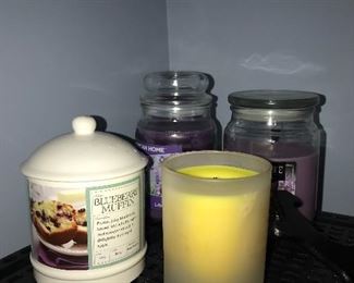 SCENTED CANDLES 