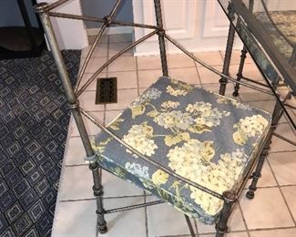 CHIAVARI STYLE GLASS AND METAL TABLE AND 4 CHAIRS
42”L x 42”W x 29.5”H