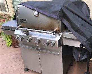 WEBER SUMMIT GAS GRILL 