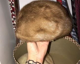 WOMEN'S VINTAGE FUR HATS