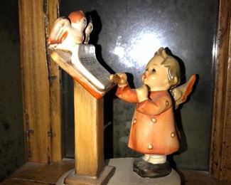 COLLECTION OF GOEBEL / HUMMEL FIGURINES 