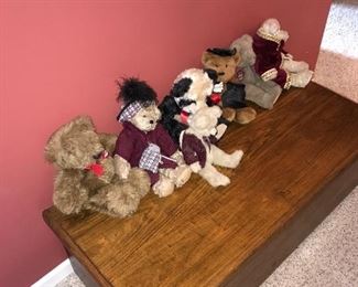 COLLECTION OF BEARS