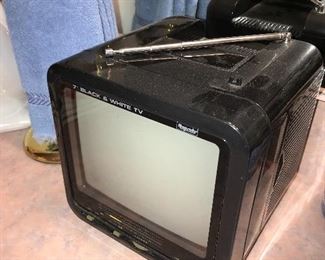 VINTAGE PORTABLE TV