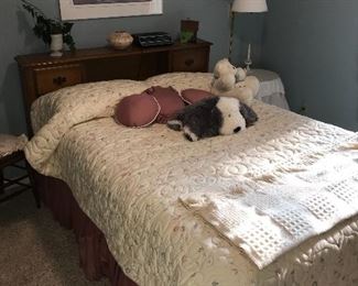 FULL SIZE BED