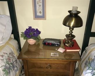 VINTAGE NIGHSTAND 