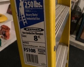 WERNER 8 FT. FIBERGLASS LADDER 