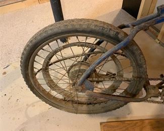 VINTAGE WHIZZER MOTORIZED BICYCLE 