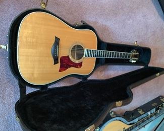 TAYLOR ACOUSTIC GUITAR 810 