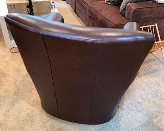 BROWN LEATHER SWIVEL CHAIR