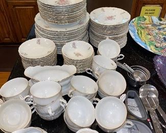 KITCHENWARE / GLASSWARE