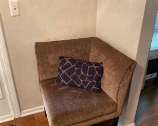 BROWN CORNER CHAIR