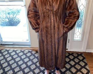 LONG MINK COAT SIZE SMALL