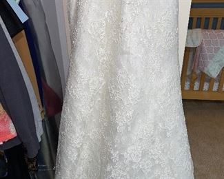 WEDDING DRESS- SIZE SMALL 4-6