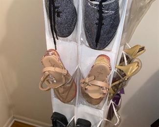 WOMENS SHOES-SIZE 7.5