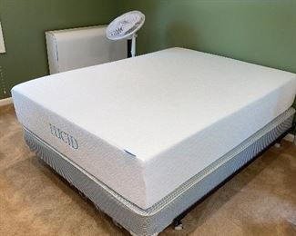 FULL SIZE LUCID 12” MEMORY FOAM MATTRESS AND BOXSPRING (NO FRAME)