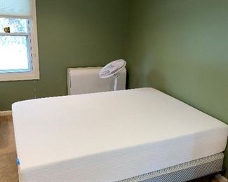 FULL SIZE LUCID 12” MEMORY FOAM MATTRESS AND BOXSPRING (NO FRAME)