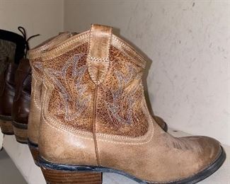 COWBOY BOOTIES-SIZE 7.5