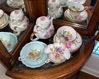 COLLECTION OF TEACUPS