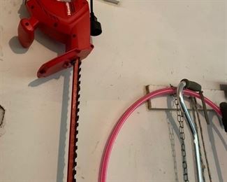 HOMELITE ELECTRIC HEDGE TRIMMER