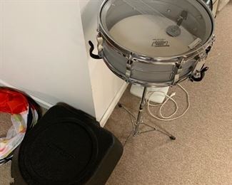 LUDWIG SNARE DRUM KIT WITH CARRYING CASE