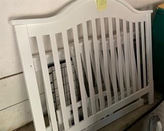 DAVINCI 4 -IN-ONE CRIB