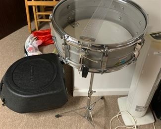 LUDWIG SNARE DRUM KIT WITH CARRYING CASE
