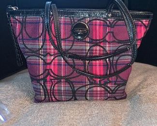 COACH HANDBAG