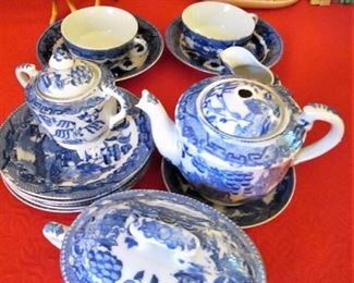 Blue Willow Child's Tea Set
