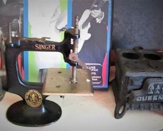 Vintage Child's Singer Sewing Machine