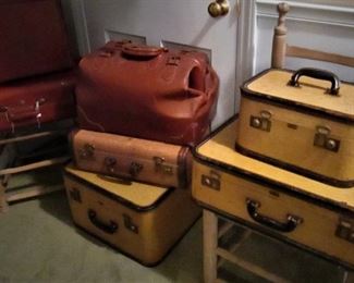 Vintage Luggage....Doctor's Leather Bag..