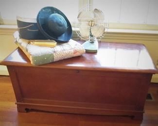 Lane Blanket Chest