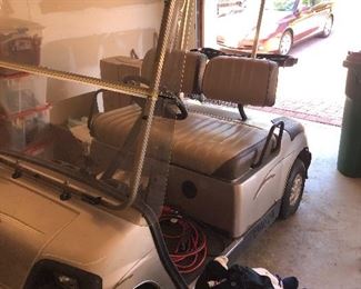 Golf Cart - Needs Batteries but is in great shape!! 2007 Yamaha