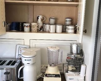 Caphlalon Toaster, cuisineart, etc