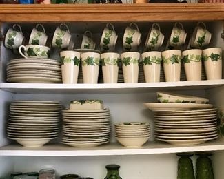 Franciscan Ivy Earthenware with multiple complementary pieces .